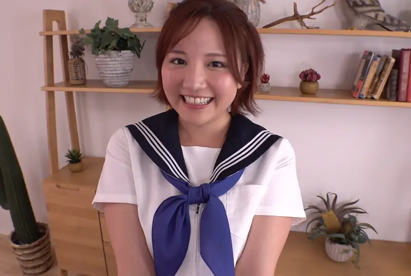 Amatsuki Azu wearing a school uniform