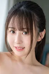 Headshot photo of Kagura Momoka from SIVR-359
