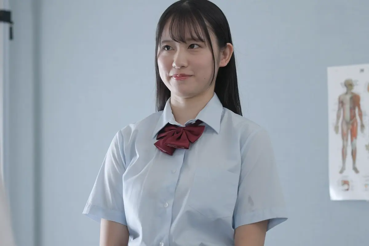 Sannoki Kanna wearing a student uniform