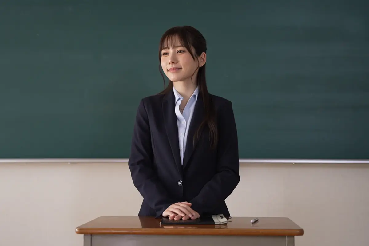 Itsukaichi Mei as a female teacher in WAAA-528