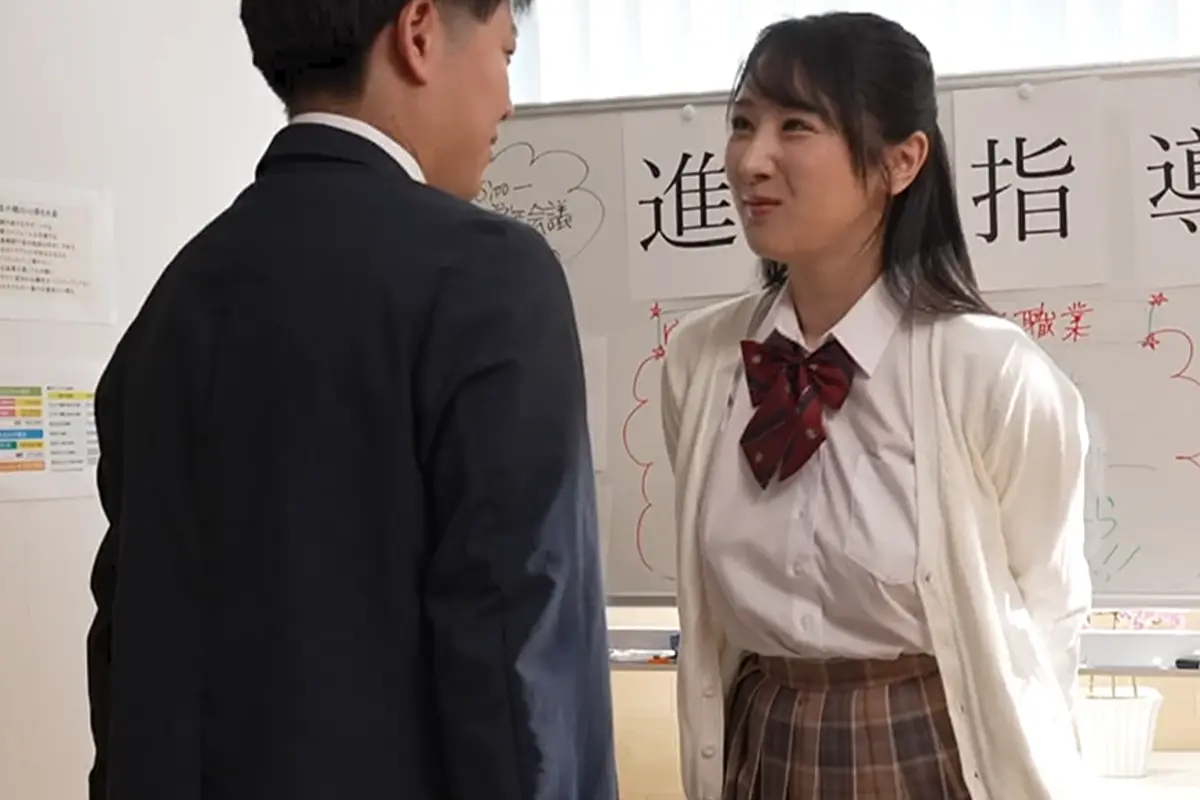 Onosaka Yuika as a schoolgirl in PPPE-355