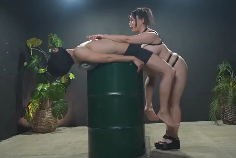 Yoshine Yuria femdom scene